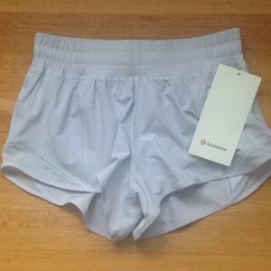 Lululemon hotty hot shorts 2.5"